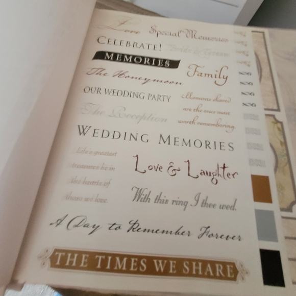 Furio Home Wedding Scrapbook Acid Free Archival Album 12 x 12 New in Package - Picture 4 of 16